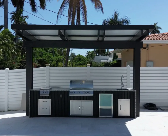 Outdoor Kitchen