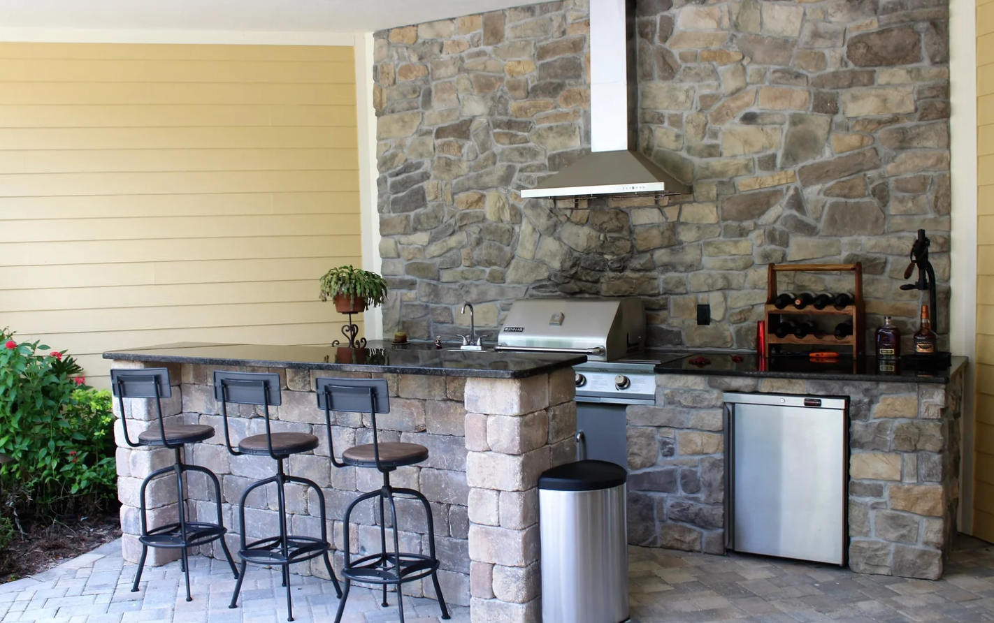 OUTDOOR KITCHENS