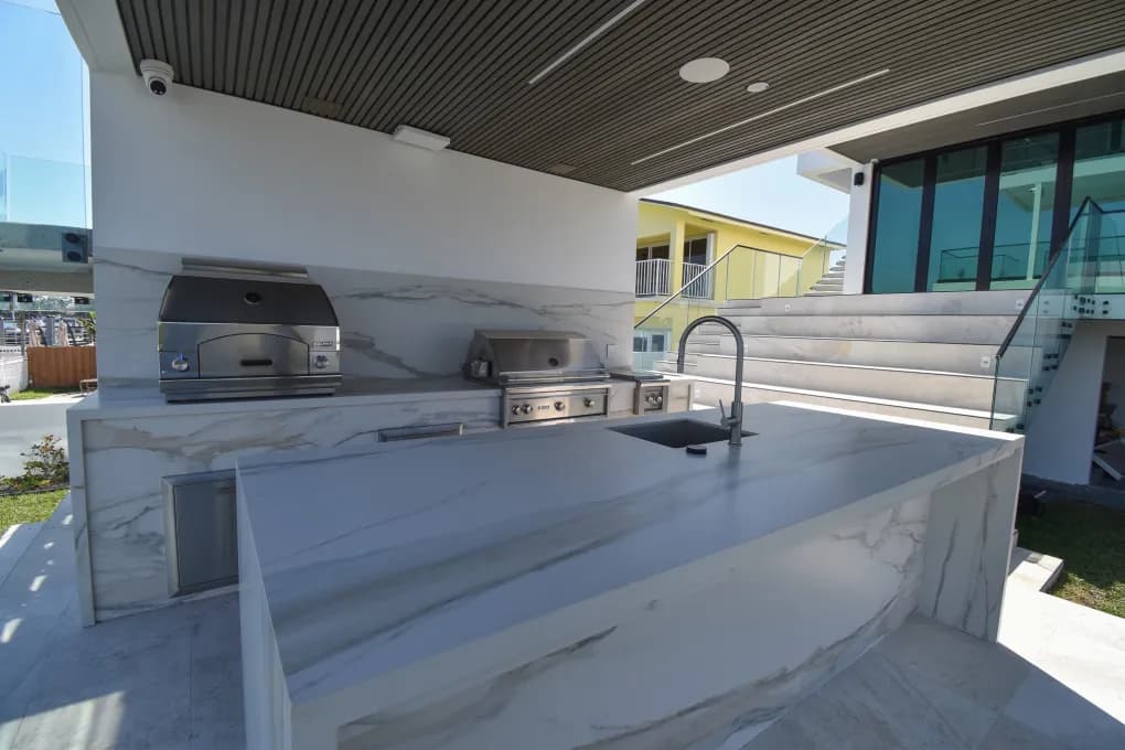 Premium Outdoor Kitchens
