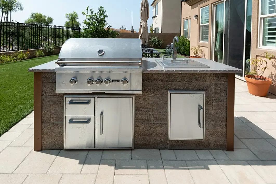 Outdoor kitchens