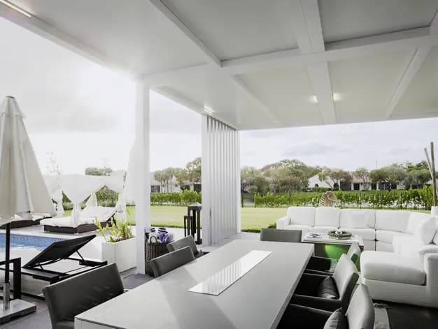 Aluminum Pergola With Insulated Roof
